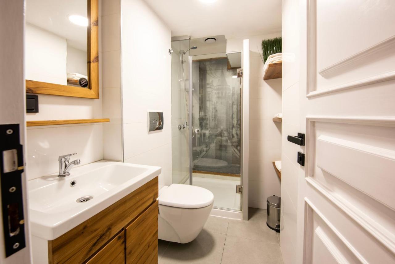 Bguest Pera Suites Istanbul Exterior photo